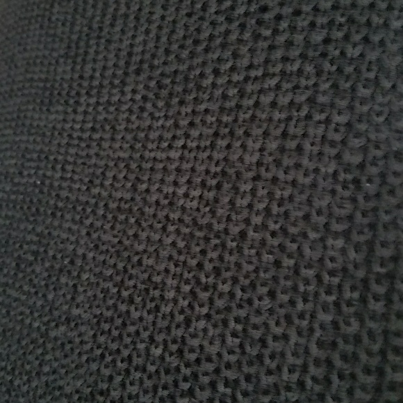 Knit top w fringe - Picture 3 of 8